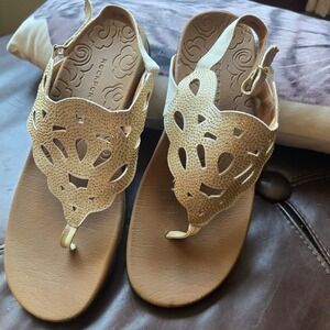 Rockport Cobb Hill Womens 9.5 Gold Rhinestone Laser Cut Slingback Sandals CJ1715